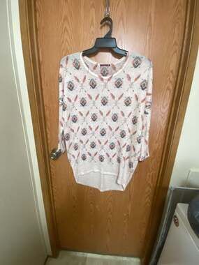 Silvergate Women's Southwestern Arrow Pattern Knit Tunic Top